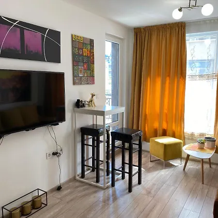 Brand New Cozy 1br Flat With Ac & Free Street Parking *